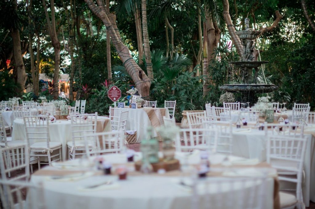 Cauley Square and Out of Box Weddings Team Up For  A Rustic and Romantic Wedding